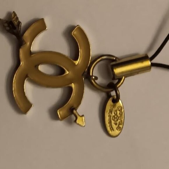 Authentic CHANEL gold tone keyring/charm/cell phone strap - Picture 6 of 7